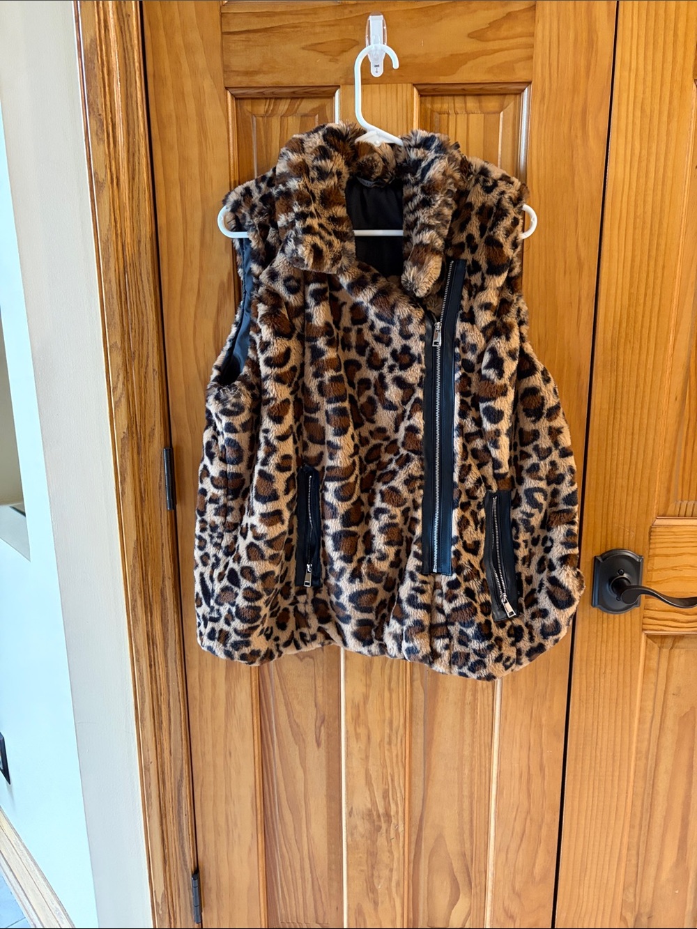 Colleen Lopez Leopard Print Faux Fur Vest - Brown & Black